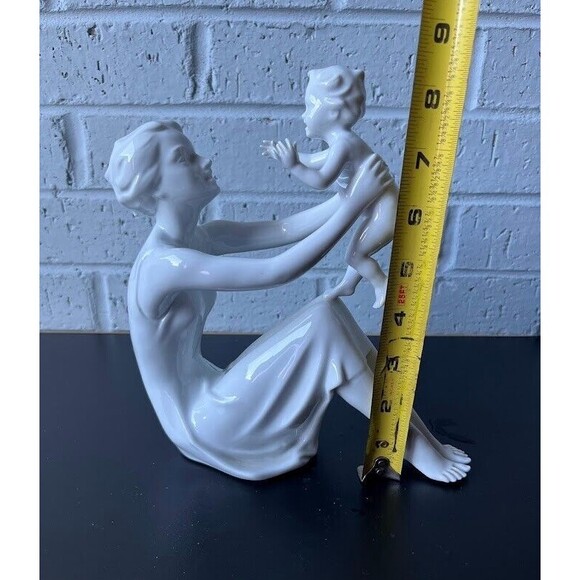 Kaiser West Germany Bisque Porcelain Mother Holding Child Figurine Signed & 398 - Picture 14 of 15